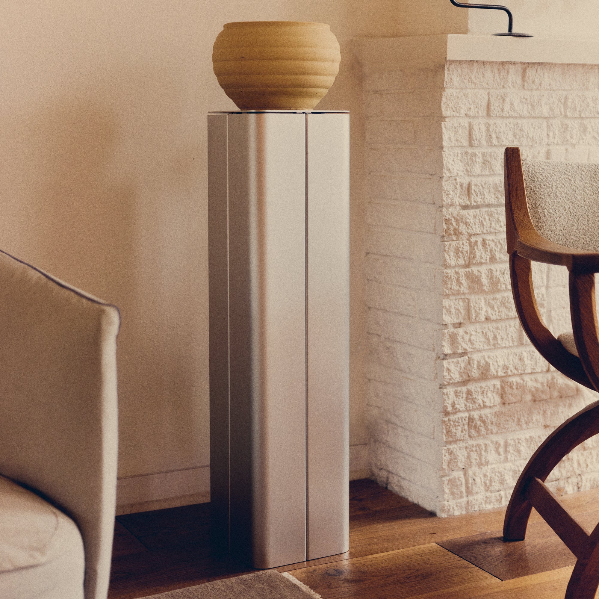 Gadroon Plinth